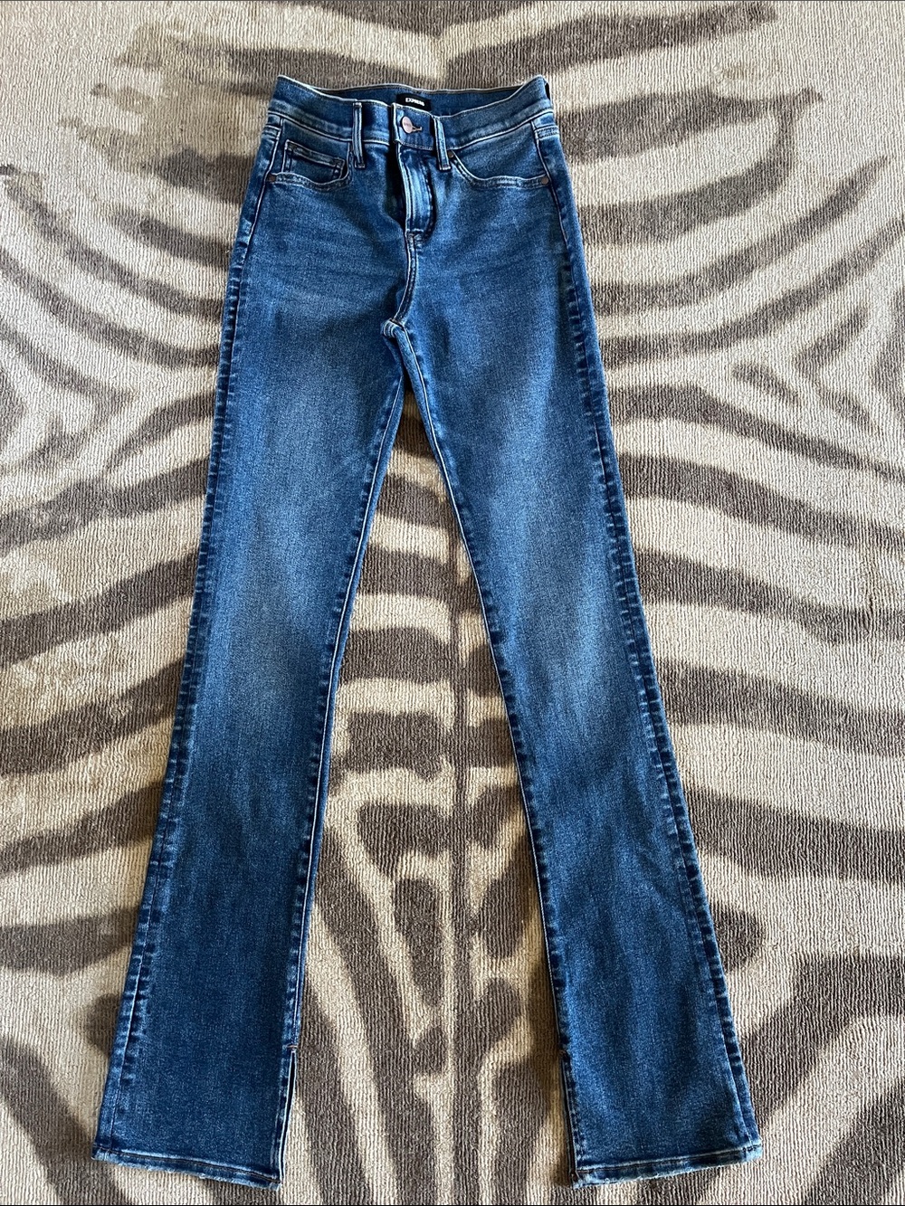Express Women's Skyscraper mid rise Dark Blue Flare Jeans size 0 Long